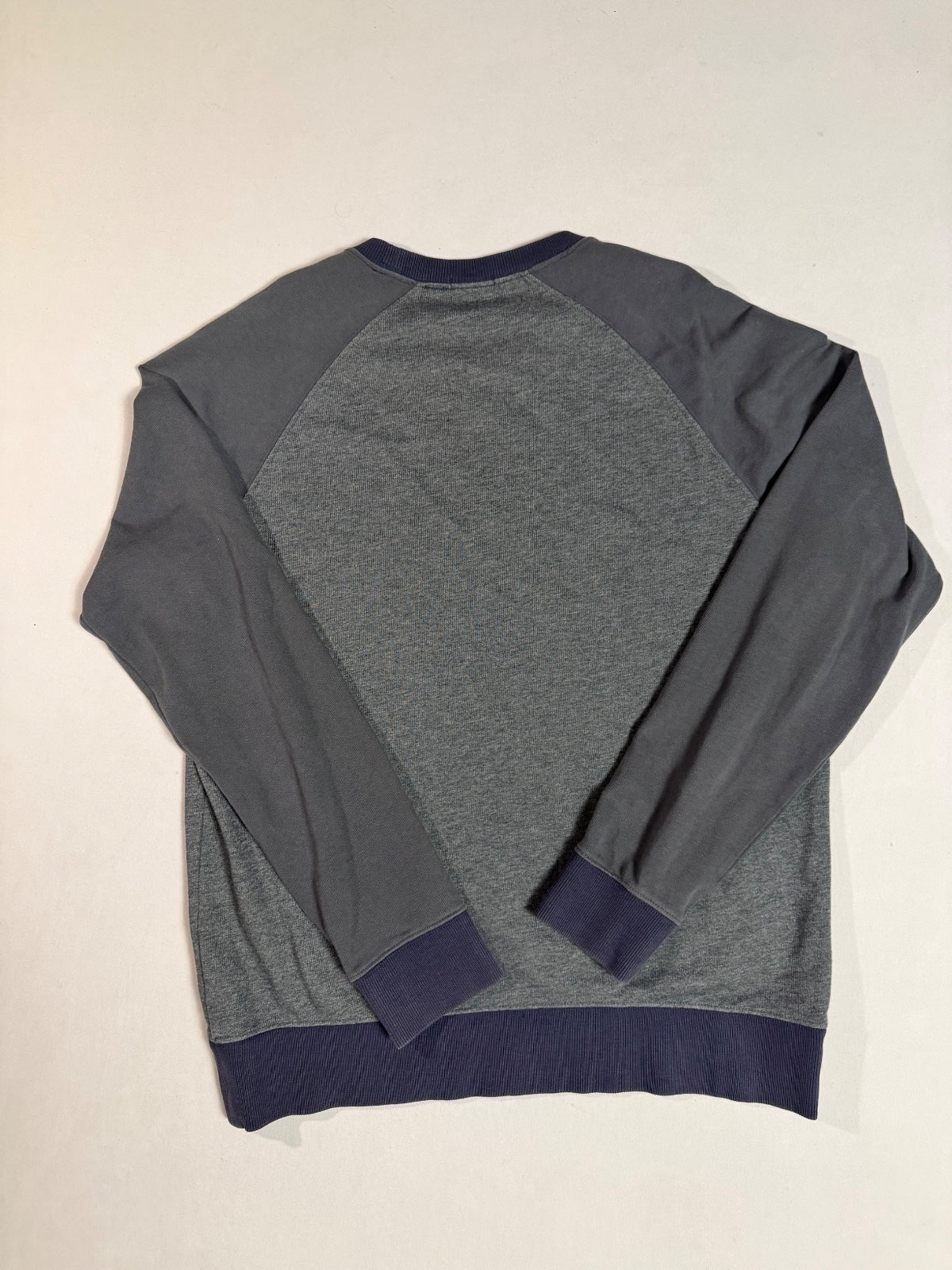Title: Hugo Boss Gray Colorblock Crewneck Sweatshirt XL