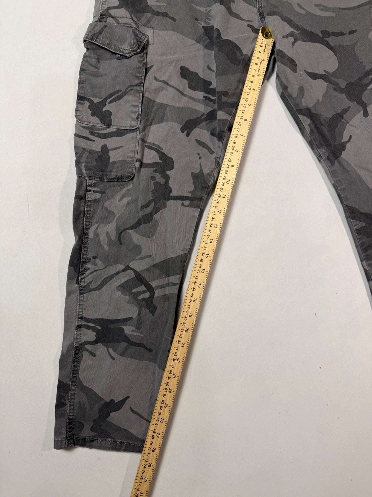 Wrangler Gray Camo Regular Taper Cargo Pants 38x30