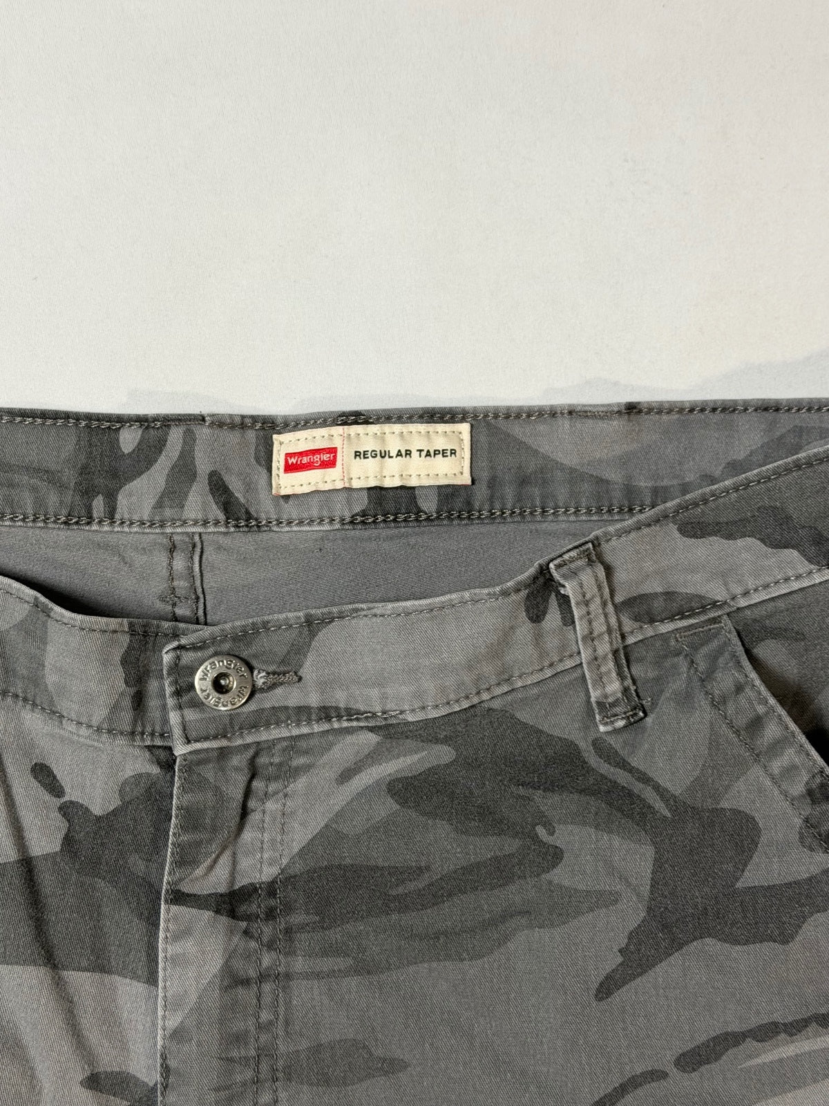 Wrangler Gray Camo Regular Taper Cargo Pants 38x30