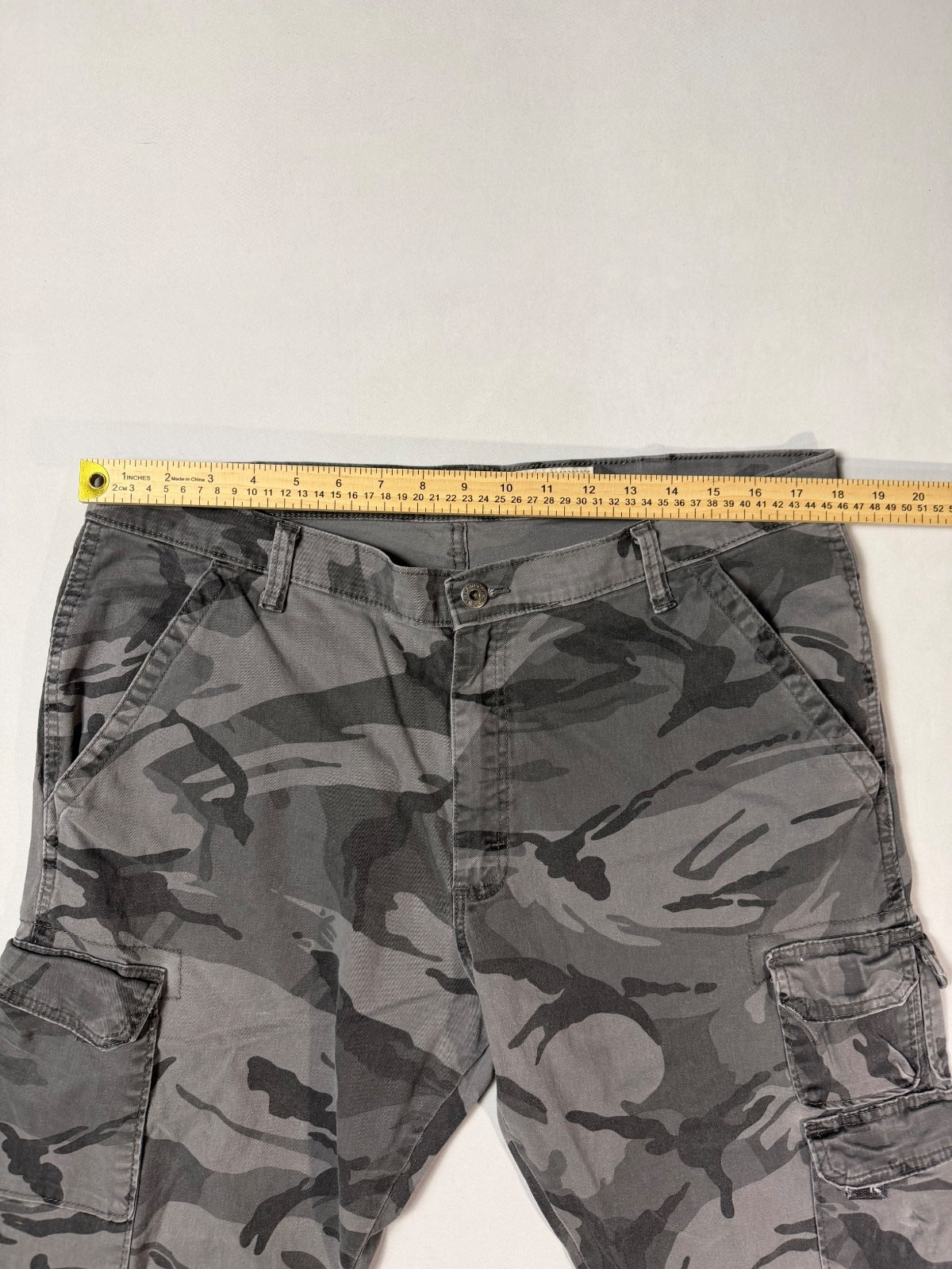 Wrangler Gray Camo Regular Taper Cargo Pants 38x30
