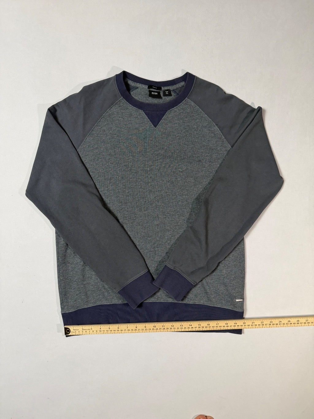 Title: Hugo Boss Gray Colorblock Crewneck Sweatshirt XL