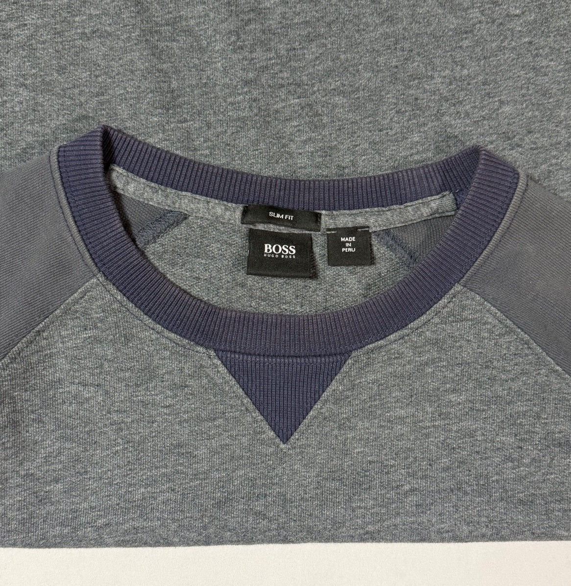 Title: Hugo Boss Gray Colorblock Crewneck Sweatshirt XL